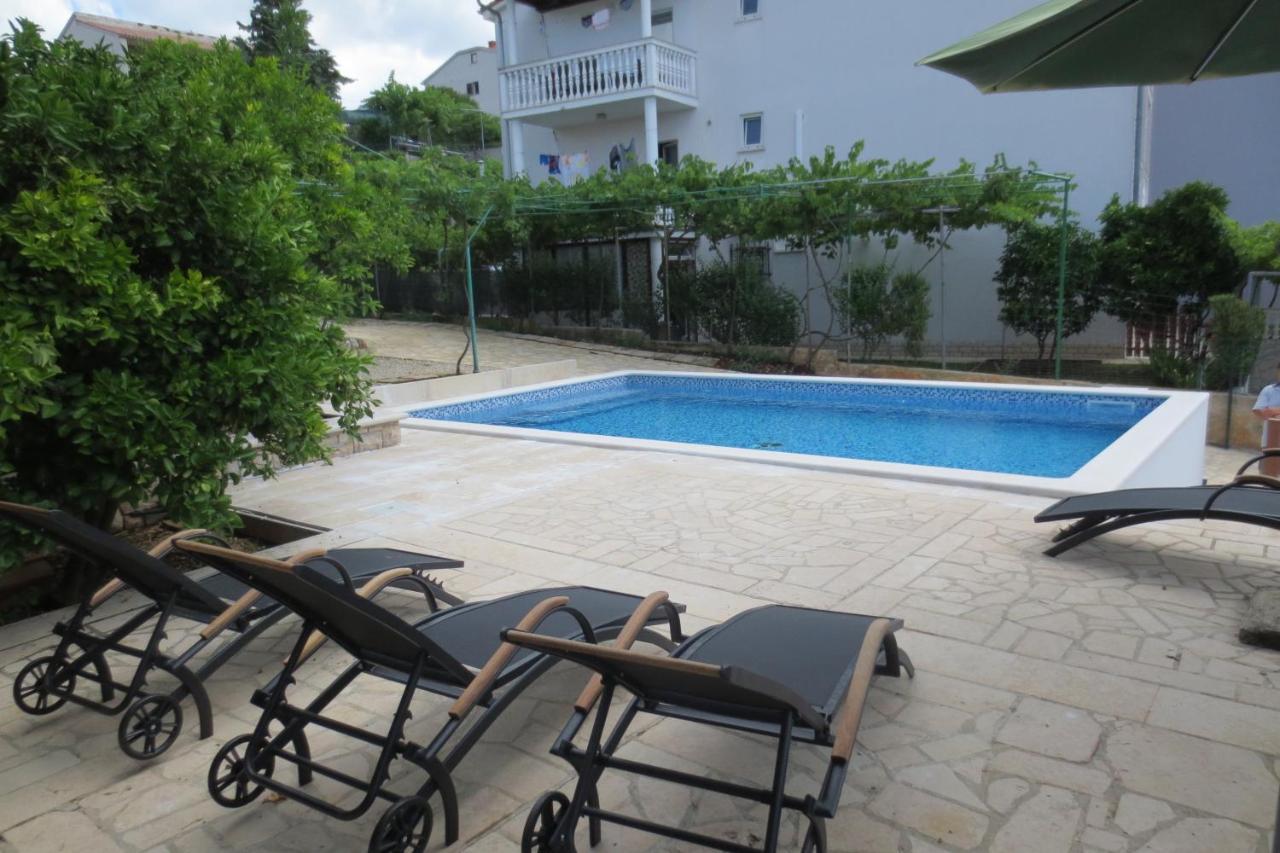Zimmer F2 Apartment Pula Exterior photo